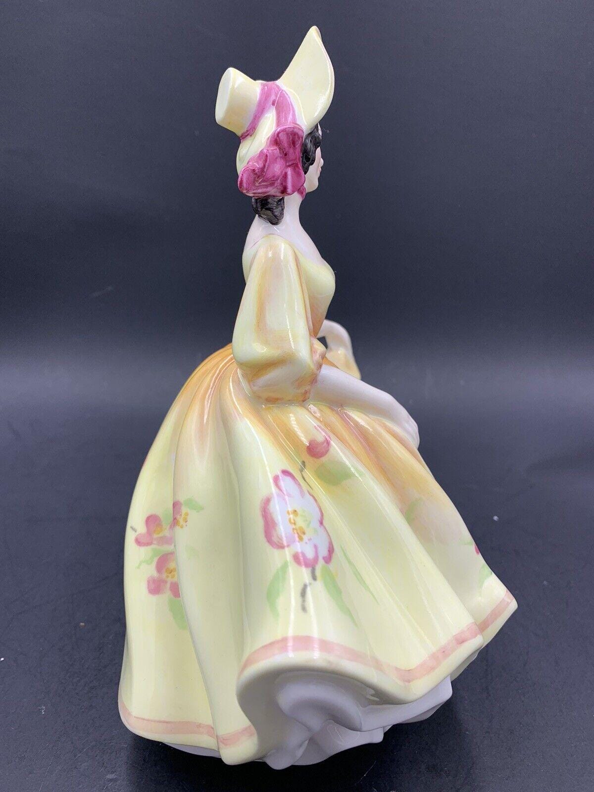 ヴィンテージ ロイヤルドルトン 1978年「サンデーベスト」HN2206