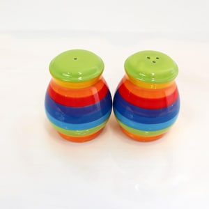 Salt Pepper Shaker, Ceramic Rainbow Stripe Decorative Shaker Set, Novelty Salt Pepper Set, Handmade Table top Accessories, Spice Holders Set