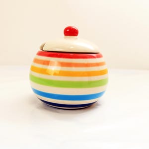 Açucareiro decorativo em 2 variações de cores, Açucareiro com listras de arco-íris, Açucareiro com tampa, Açucareiro estilo vintage, Açucareiro para café
