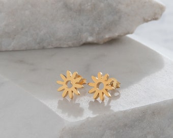 Flower Stud Earrings Gold Vermeil