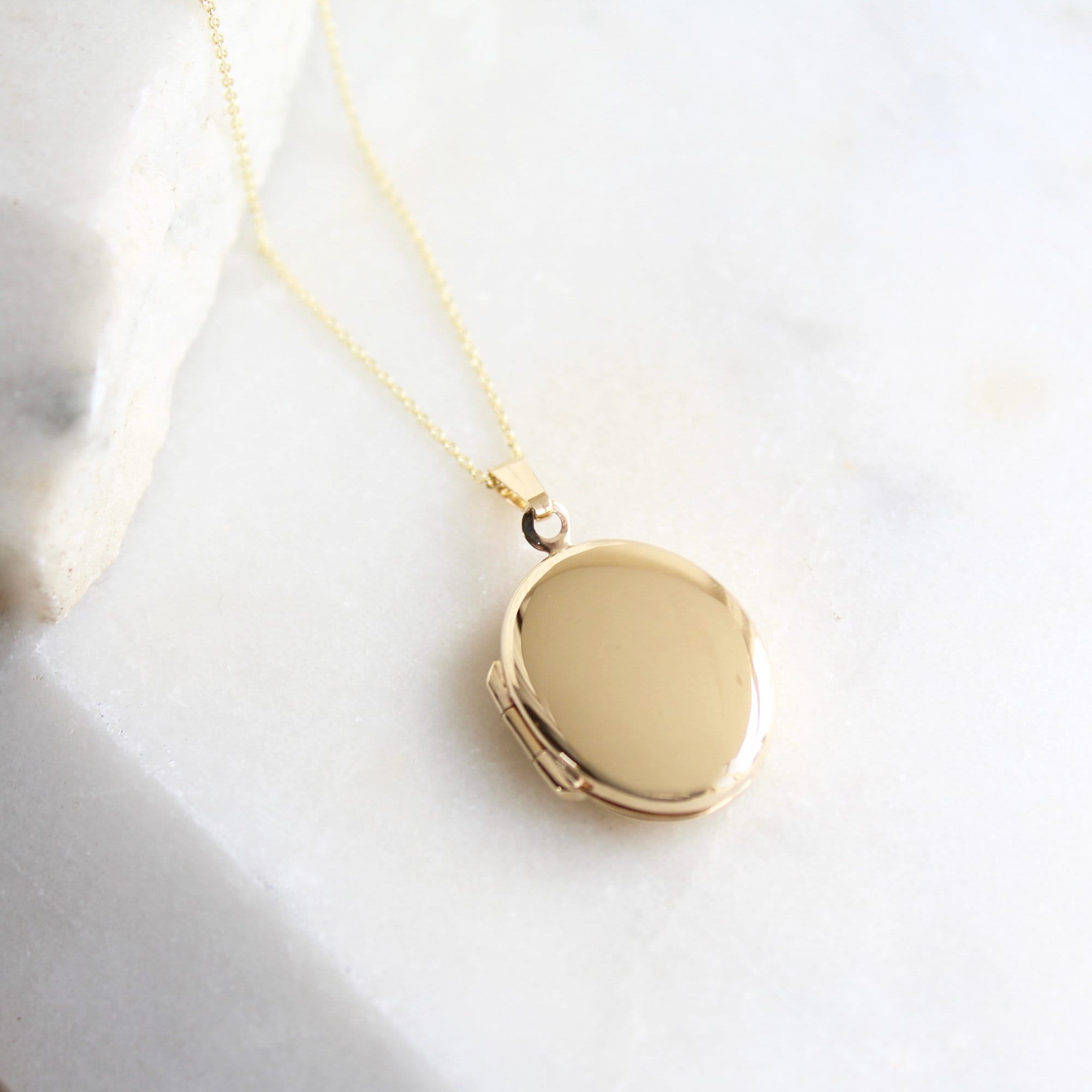 9ct Yellow Gold Engraved Oval Flower Locket Necklace