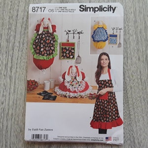 New Pattern,  Simplicity Pattern, Apron Pattern, Kitchen Accessories Pattern, 8717