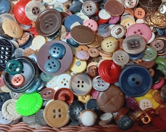 Bulk Buttons, 500 Buttons, Vintage Buttons, Color Mix, Lot 2845
