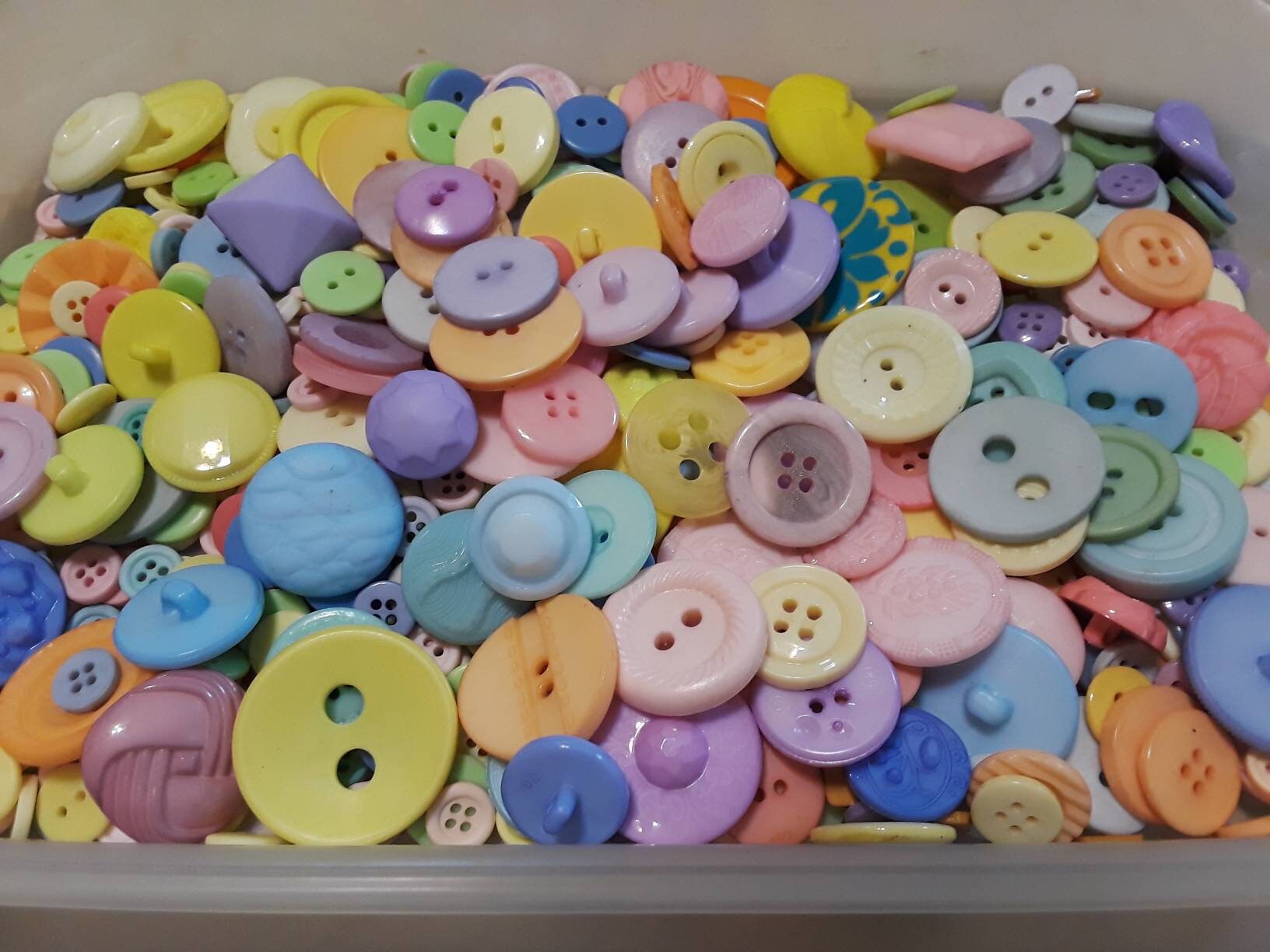 Bulk Buttons, 500 Pastel Colored Buttons, Craft Buttons, Sewing Buttons,  Lot PST-1