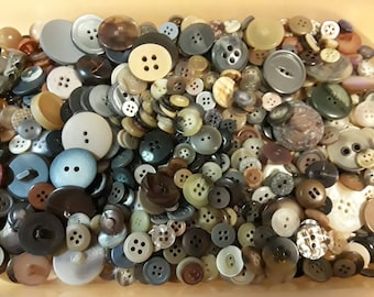 Bulk Lot, 500 Brown & Gray Buttons, Lot BG-1  (Free US Shipping)