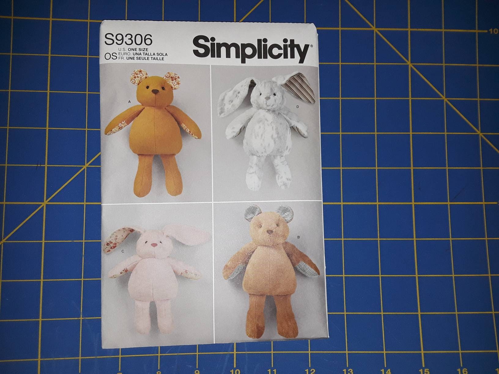 Simplicity S9569 R11459 Plush Memory Bears Sewing Pattern, multi
