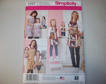 New Simplicity Apron Pattern 1241, Mommy, Me and Dollie (Free US Shipping)