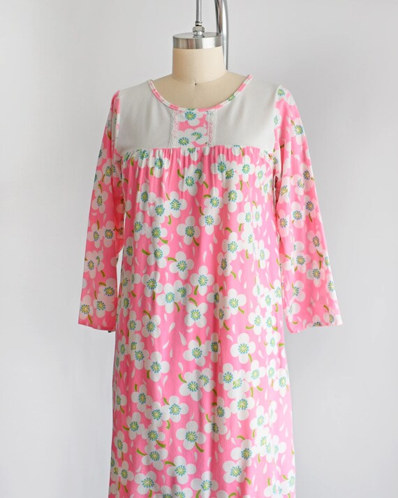 70s Pink Flower Power Nightgown, Vintage 1970s Fl… - image 6