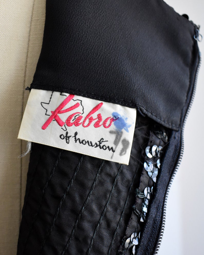 Close of the tag that says "Kabro of houston"