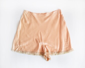 1930s Peach Embroidered Tap Pants, Vintage 30s Yolande Lace & Satin Lingerie Shorts, medium