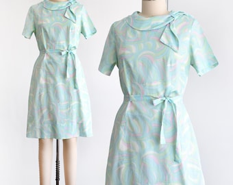 Robe tourbillon rose et bleue avec noeud lavallière vintage des années 60, moyenne
