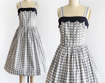 Robe en coton noire et blanche années 50, petite