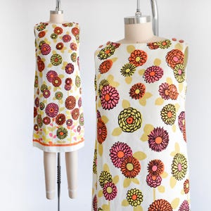 Vintage 60s Flower Power Shift Dress, medium