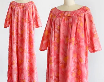 Caftan à fleurs roses années 60/70 par Andrade Resort Wear, moyen à grand/xl