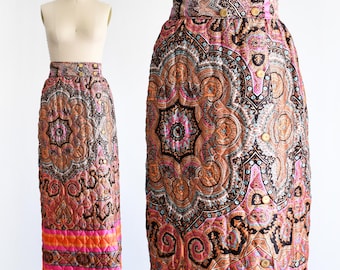 Falda larga vintage de los años 70, acolchada, con estampado paisley psicodélico, talla pequeña/mediana.