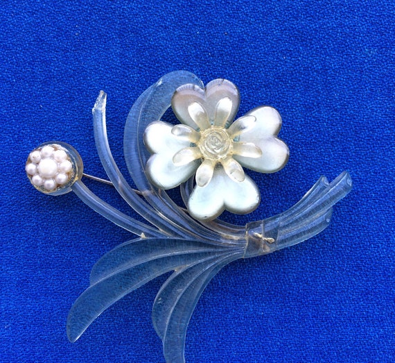 Vintage Plastic Flower Pin 40s 50s So Wonderful f… - image 5