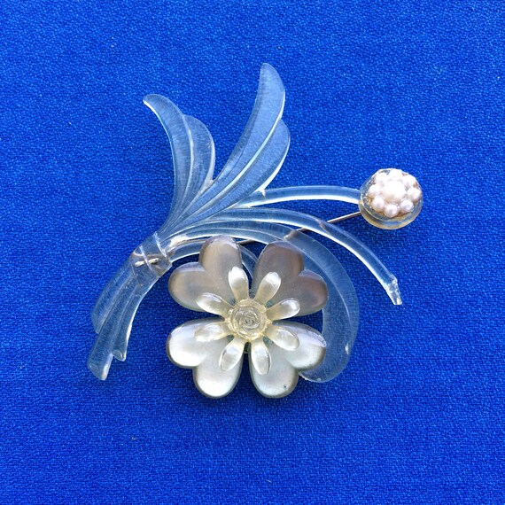 Vintage Plastic Flower Pin 40s 50s So Wonderful f… - image 2