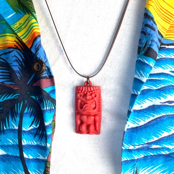 Vintage Red Rubber Tiki God Statue & Plastic Neck… - image 3