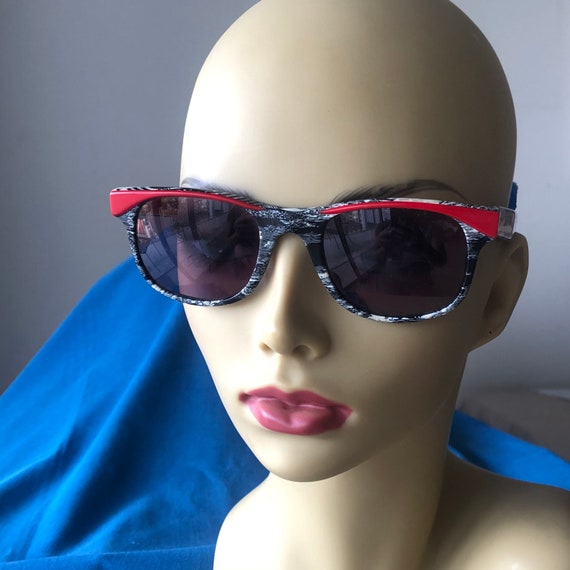 Vintage 80s Red, Black, White Sunglasses, The Bea… - image 10