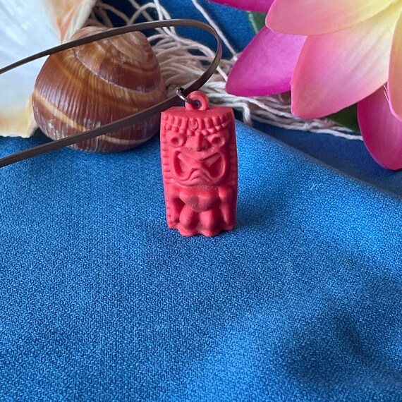 Vintage Red Rubber Tiki God Statue & Plastic Neck… - image 2