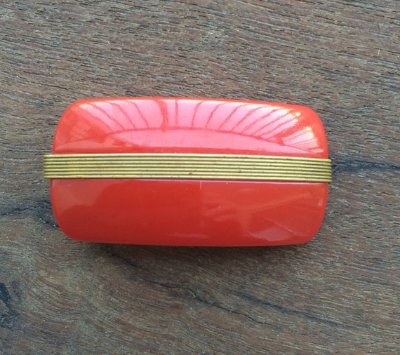 Vintage Antique Bakelite Red Clip with Brass for … - image 3