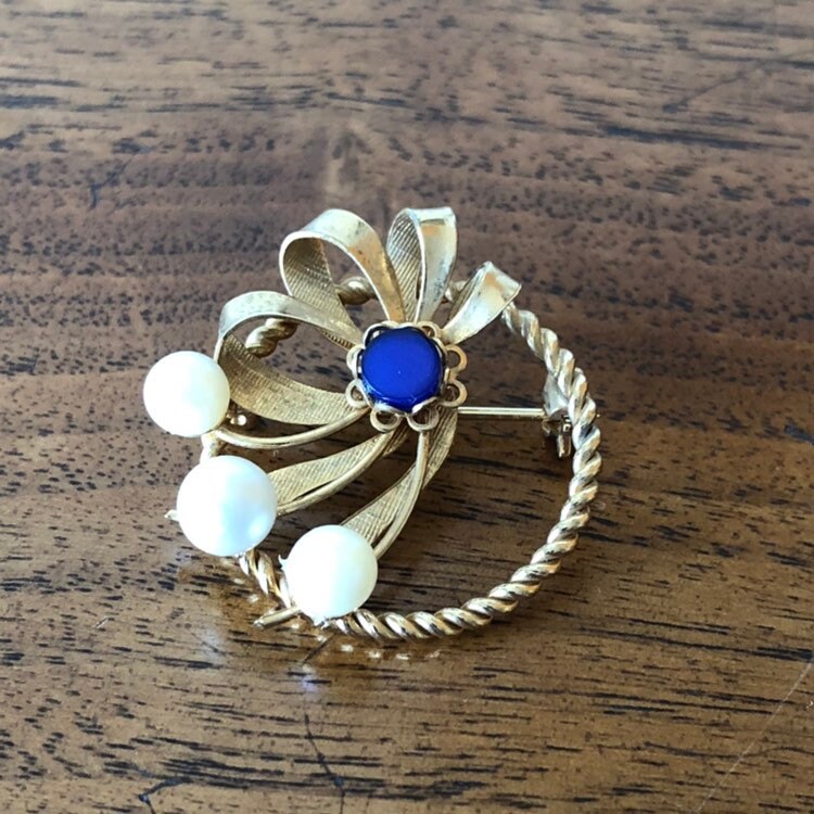 Vintage Ladies Circle & Bow Brooch Pin With Faux Pearls and - Etsy