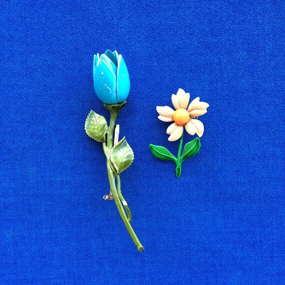 2 Vintage Enamel Flower Pins Daisy & Tulip Fashion