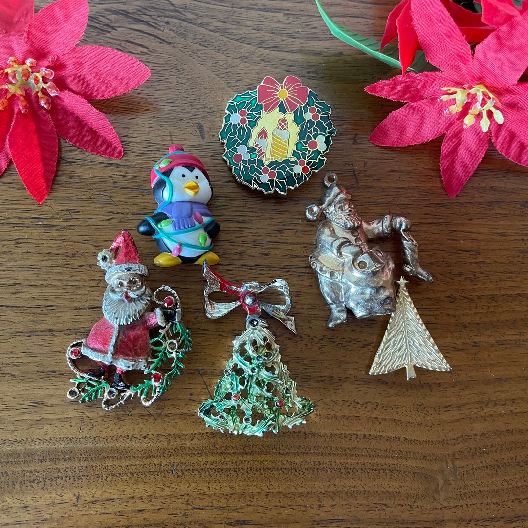 6 Vintage Christmas Jewelry Pins Pieces Santa Claus Pendant Etsy