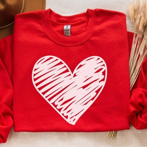 Cute Heart Sweatshirt | Valentine Sweatshirt, LoveT-Shirt, Valentines Day Shirt, Drawn Heart Love Sweater,Valentines Day Outfit,Gift for Her