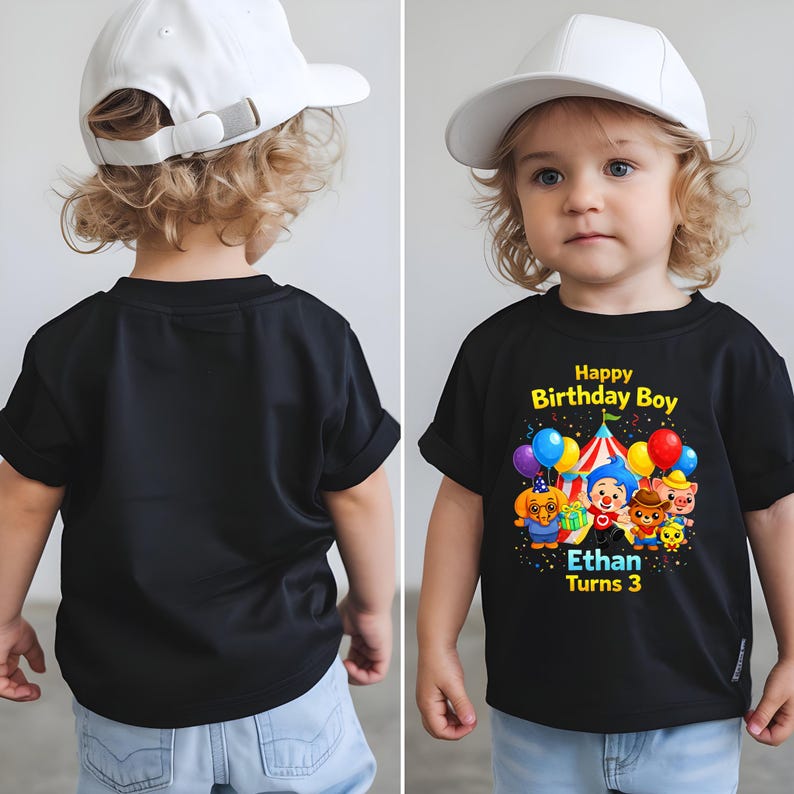 Op de afbeelding: Een set van drie keramische mokken met een gespikkelde, matte afwerking. Elke mok heeft een andere kleur: lichtblauw, cr&egrave;me en grijs. De mokken hebben een eenvoudig, modern ontwerp met een afgeronde vorm en een comfortabele handgreep.