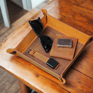 Personalized Hand Crafted Leather Tray, Office Gift, Custom Catchall Tray, Valet Tray, Desk Tray, Vanity Tray, Christmas Gift, New Year Gift