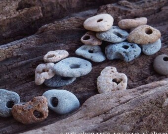 ODIN STONE Treasure Coast Natural Beach Stone Gemstone in Gift Bag - Holey Stone, Hag Stone, Witch's Stone