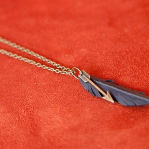 Vegan Feather & Small Arrow Necklace