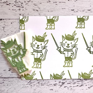 Tampon en caoutchouc chat mousquetaire, tampon Le chat botté, tampon sculpté à la main, cadeau artisanal pour enfants