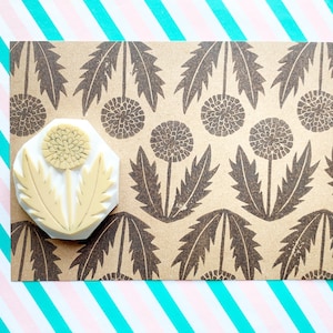 Timbro in gomma con dente di leone, timbro con fiore di campo, timbro intagliato a mano, regalo artigianale per la mamma