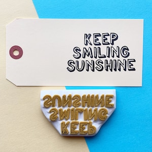 Gardez le sourire, tampon en caoutchouc soleil, tampon sculpté à la main, tampon citation inspirante