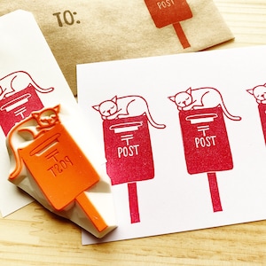 Rubberstempel Cat on Japan postbrievenbus, Happy Mail-stempel, Handgesneden stempel, Cadeau kattenliefhebber
