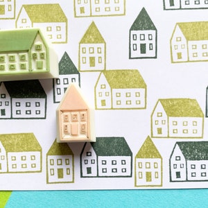 Ein altes Stempelset, ein Stempel zum Basteln von alten Häusern, ein altes Bauernhaus oder ein altes Haus