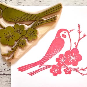 Tampon en caoutchouc de fauvette des bois, tampon de fleur de prunier oiseau japonais, tampon sculpté à la main, cadeau pour les créatifs