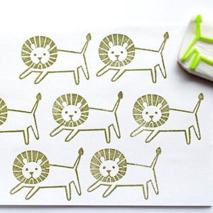 Rubberstempel rennende leeuw, Afrikaanse dierenstempel, Handgesneden stempel, Knutselcadeau voor kind