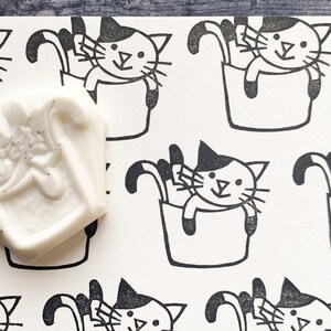 Cat Hand Carved Rubber Stamp : Kitten in Basket