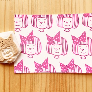 Sello de goma de niña sonriente, sello de niño lindo, sellos tallados a mano para hacer tarjetas