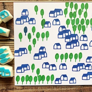 Mini jeu de tampons en caoutchouc village, maison et arbre, tampons sculptés à la main, cadeau artisanal pour un ami