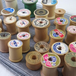 Vintage Empty Wooden Spool Lot in Old Metal Tin