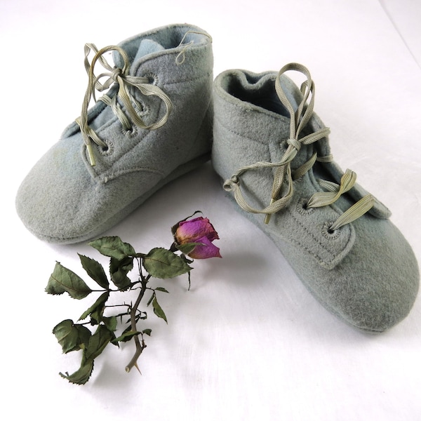 Vintage Felt Booties Shoes,  Blue Softsole Booties, Lace up booties, 4 " long shoes, Baby Toddler Large Doll Shoes 40s 50s