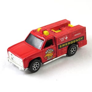 Vintage Hot Wheels Emergency Rescue Unit 51 , Mattel 1974 Malaysia, Red First Aid Emergency Truck