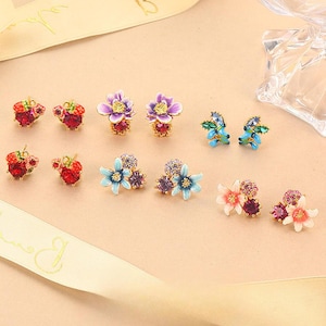 Multicolor Diamond Floral Dangle Earrings/Elegant Diamond Flower Earrings/Gold Floral Dangle Earrings/Diamond Earrings/Perfect Gift for Her