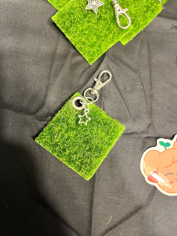 Touch Grass Keychain- K-Pop - Stray Kids - K-Pop Freebies