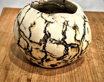 Handmade Crackle Pattern Vessel (4x4x3 inches)