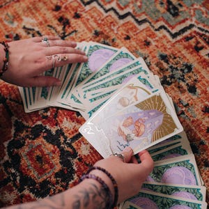Aangepaste, gepersonaliseerde tarotlegging | Bezorgd via e-mail | Intuïtieve en inzichtelijke begeleiding, speciaal voor jou geschreven